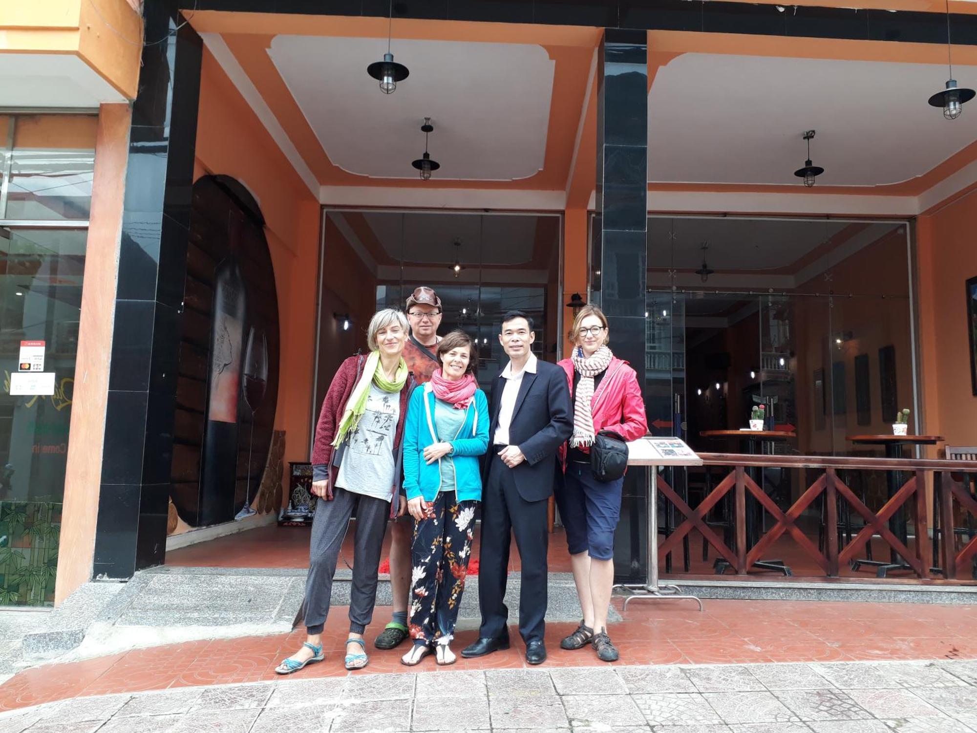 Binh Minh Hostel Донгван Экстерьер фото