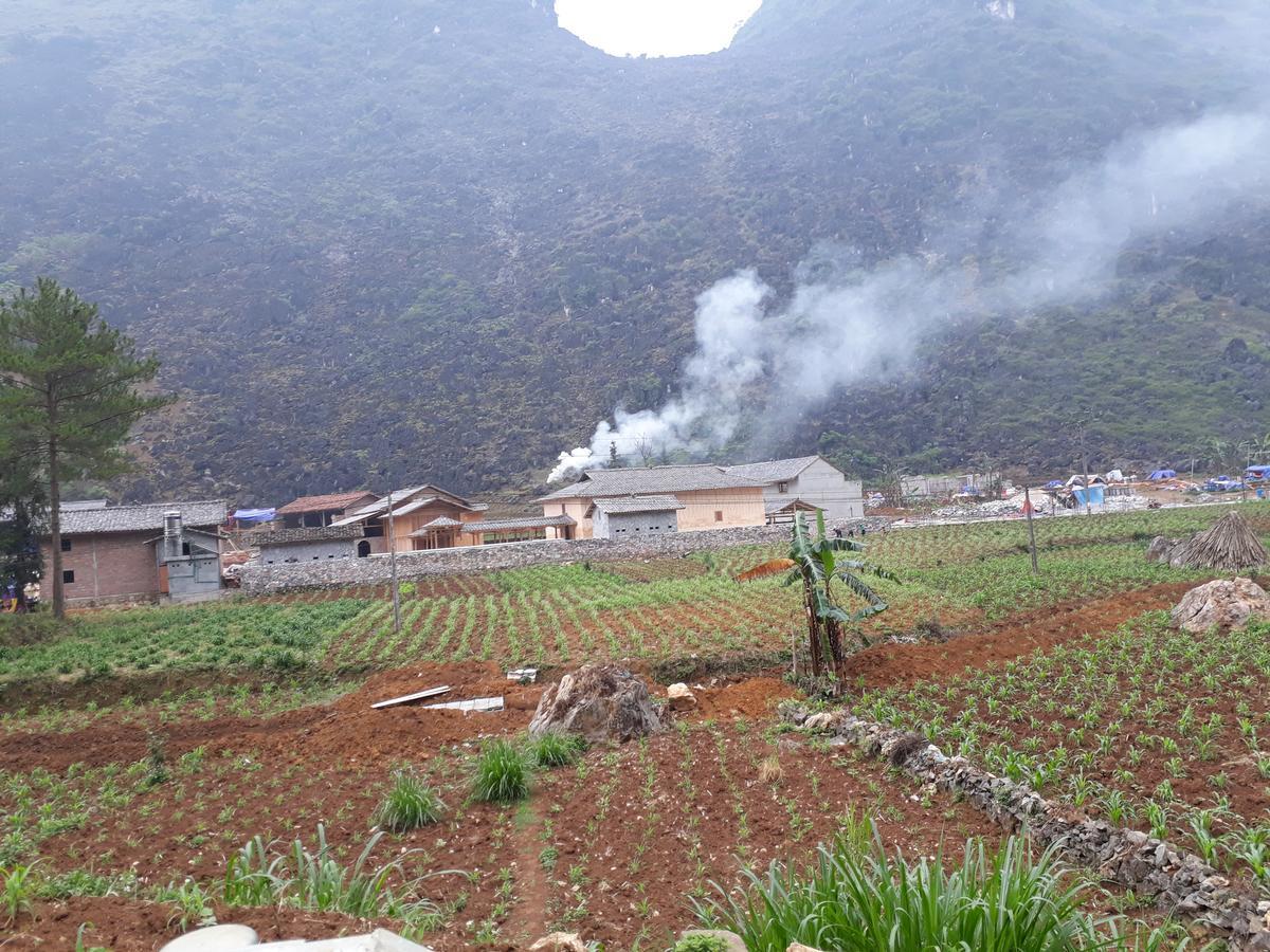 Binh Minh Hostel Донгван Экстерьер фото