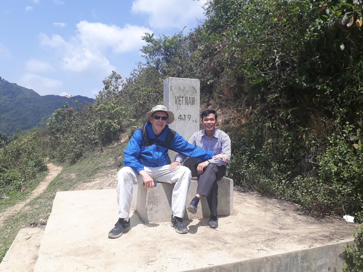 Binh Minh Hostel Донгван Экстерьер фото